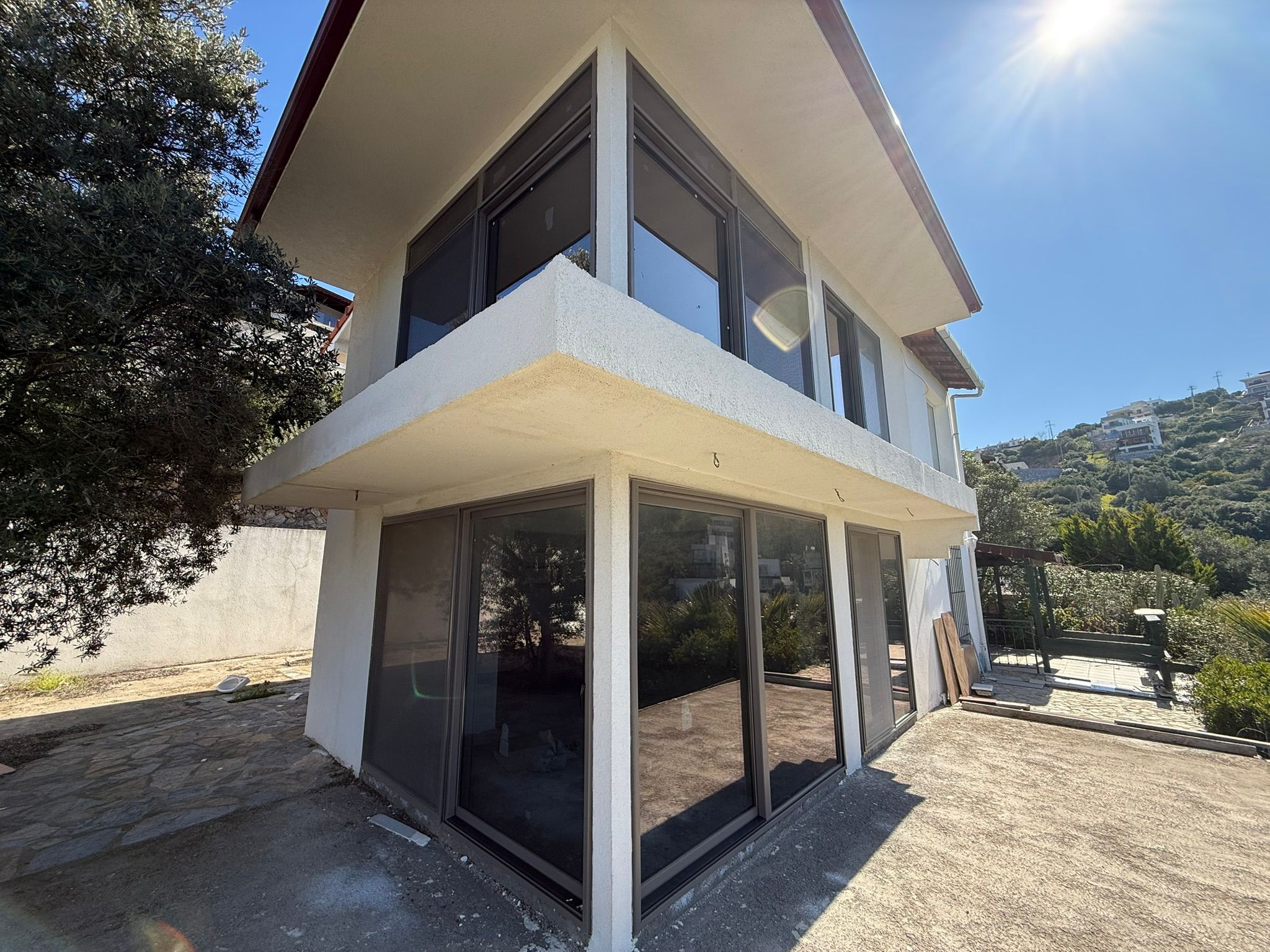 MİLAS BOĞAZİÇİNDE 3+1 NATAMAM DENİZ MANZARALI VİLLA