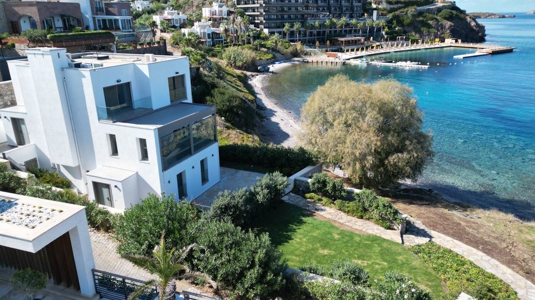 YALIKAVAK TİLKİCİKTE DENİZE SIFIR YALI